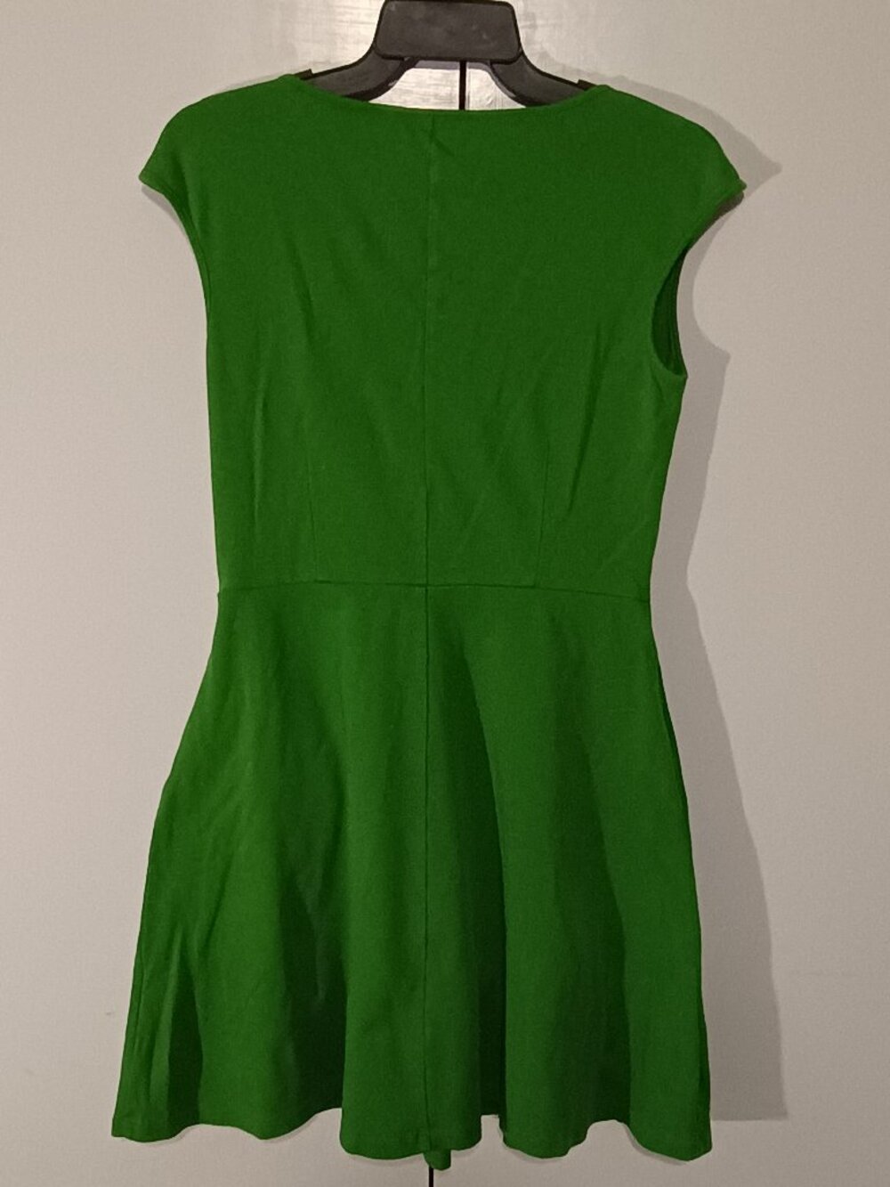 New York & Company Kelly Green Fit & Flare Dress Size Small 100% Cotton V Neck - Picture 3 of 8